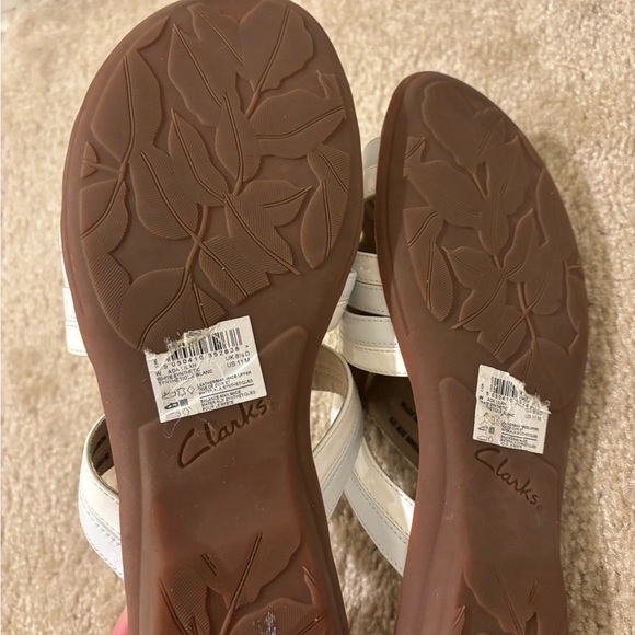 Clarks White Sandals Elegant Comfortable Design Size 11 - Picture 3 of 5
